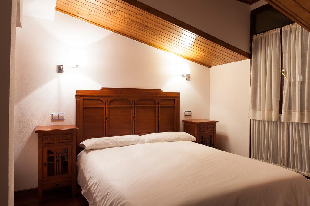 Hotel Restaurante Cabo Vidio Oviñana الغرفة الصورة