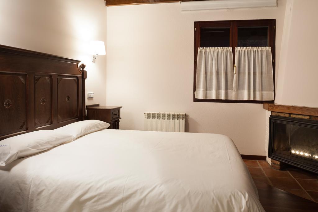 Hotel Restaurante Cabo Vidio Oviñana الغرفة الصورة